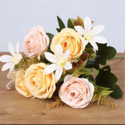 RAMO DE 5 ROSAS Y 5 FLORES X6UNDS OMC-725